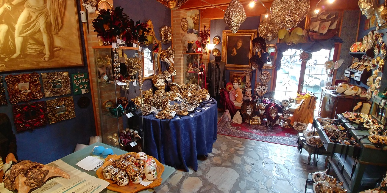 Haunted Buildings in Venice - Ca' Dario - 10 Dead