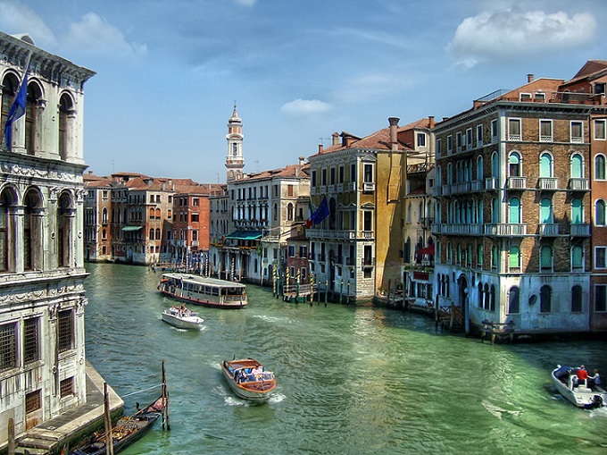 The best tours of Venice Italy, selected by an insider. Walking tours, gondola trips, St. Mark’s Basilica and even a creepy ghost tour. We have it all! 