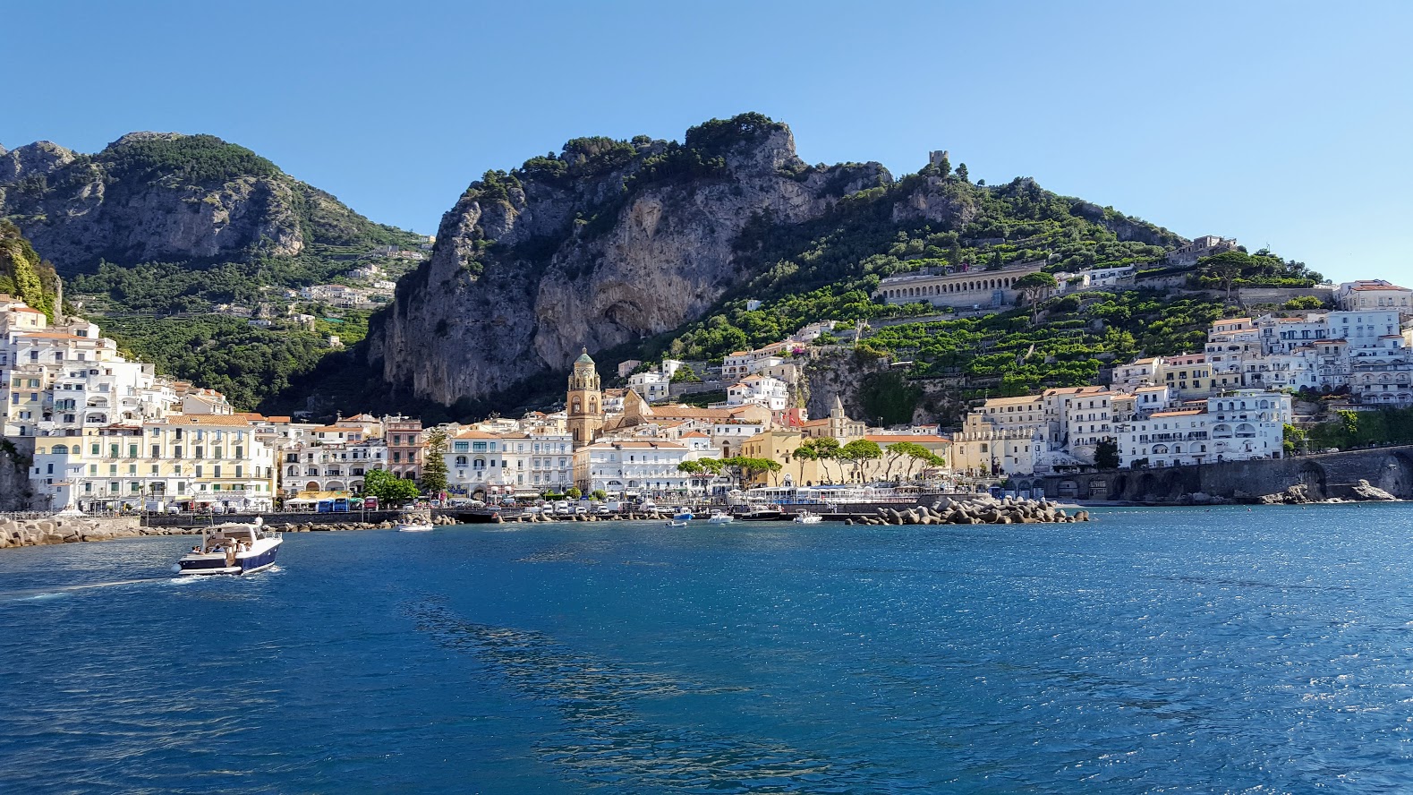 Wondering what to do in Amalfi & on the Amalfi Coast? We've the very best tours, towns, itineraries, moments and magic of the Amalfi Coast all in one place