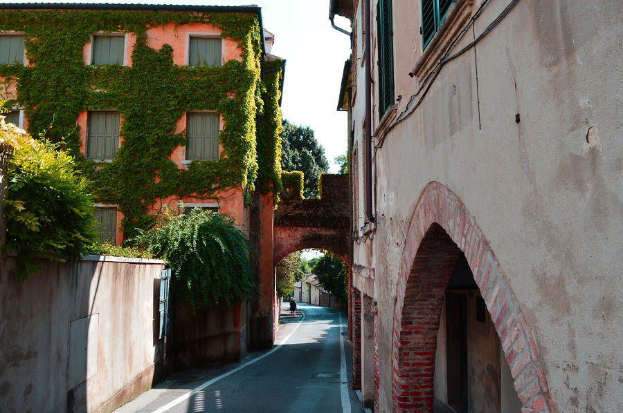 Town of Asolo entrance
