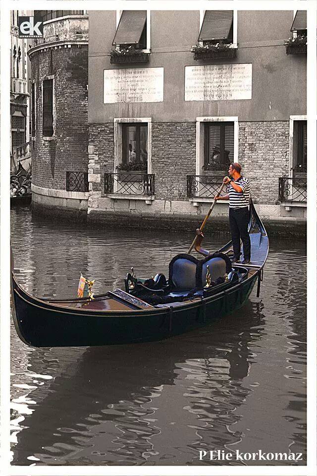 Gondola in black and white