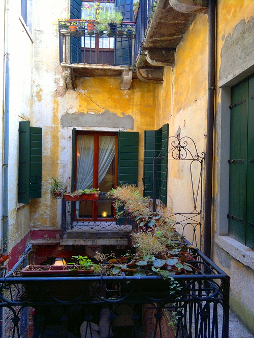 Courtyard in Venice Italy