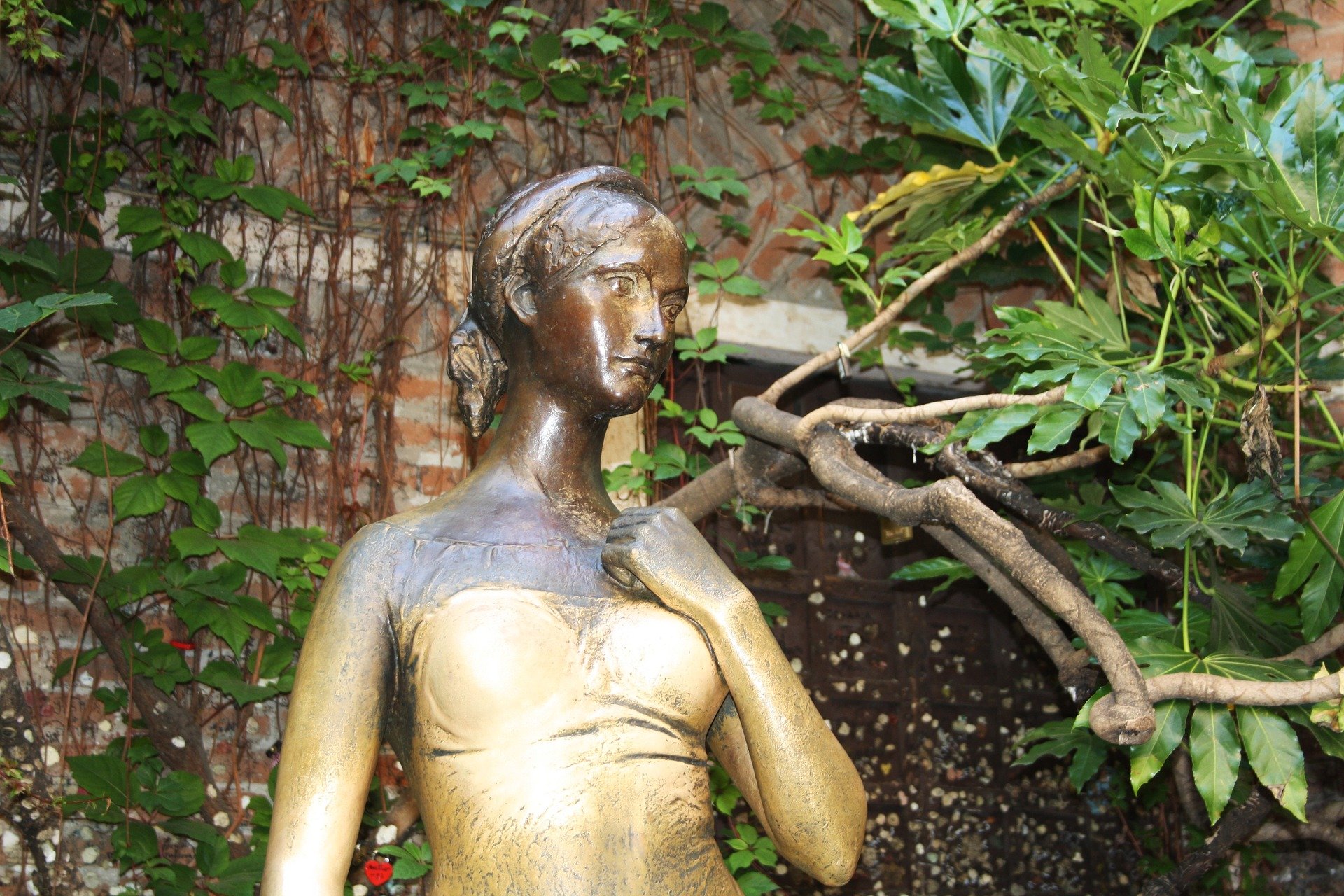 Juliet statue in Verona