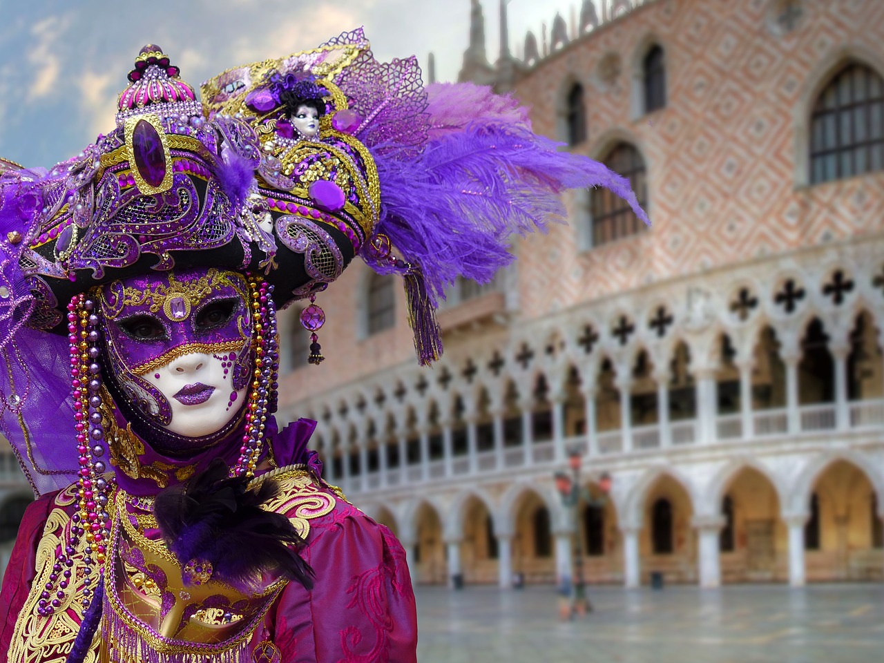 https://www.italymammamia.com/images/masks-venice-carnival-pixa.jpg