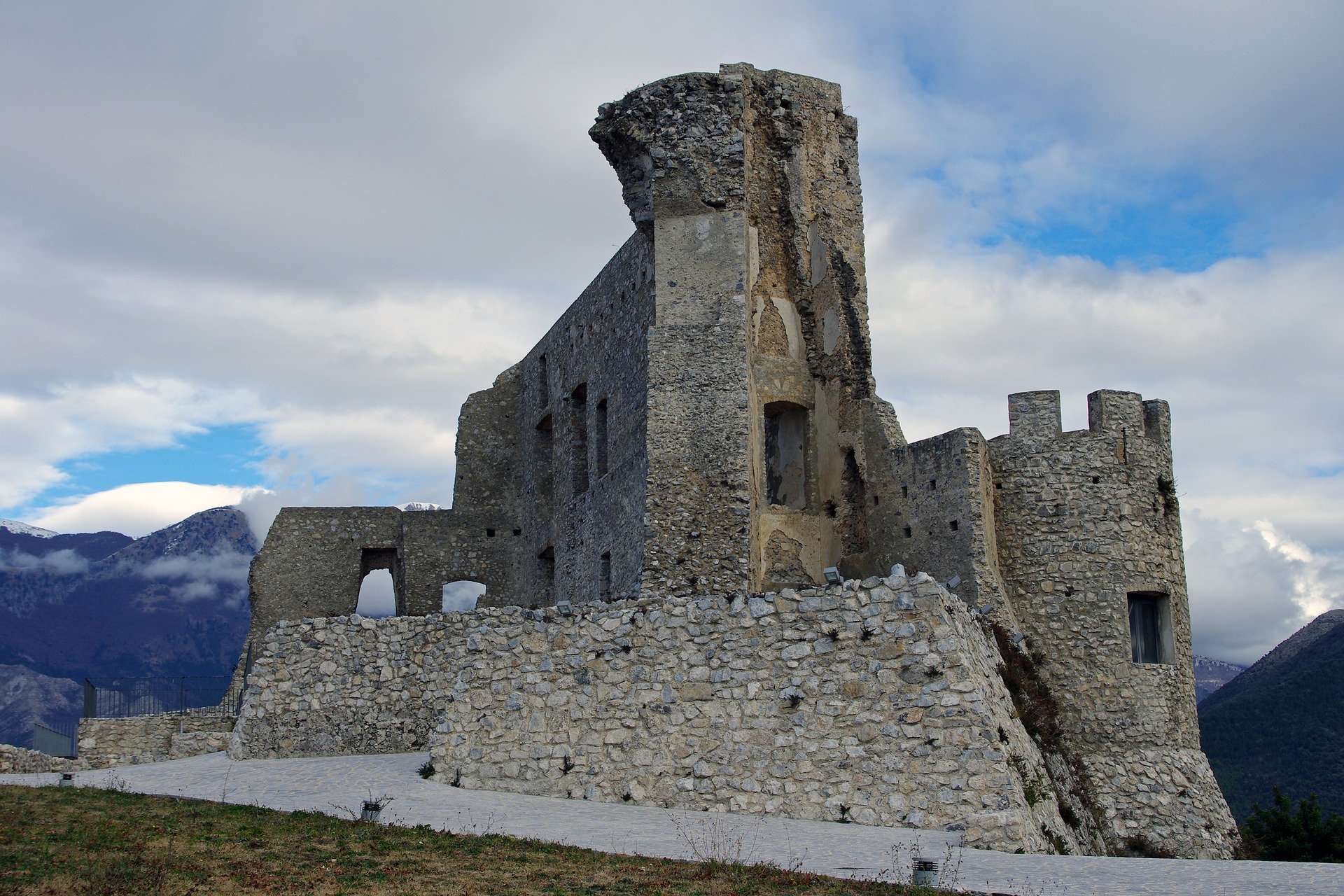 Morano Castle