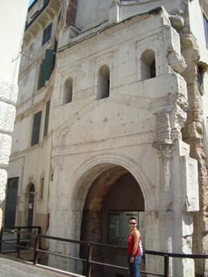 Porta Leoni