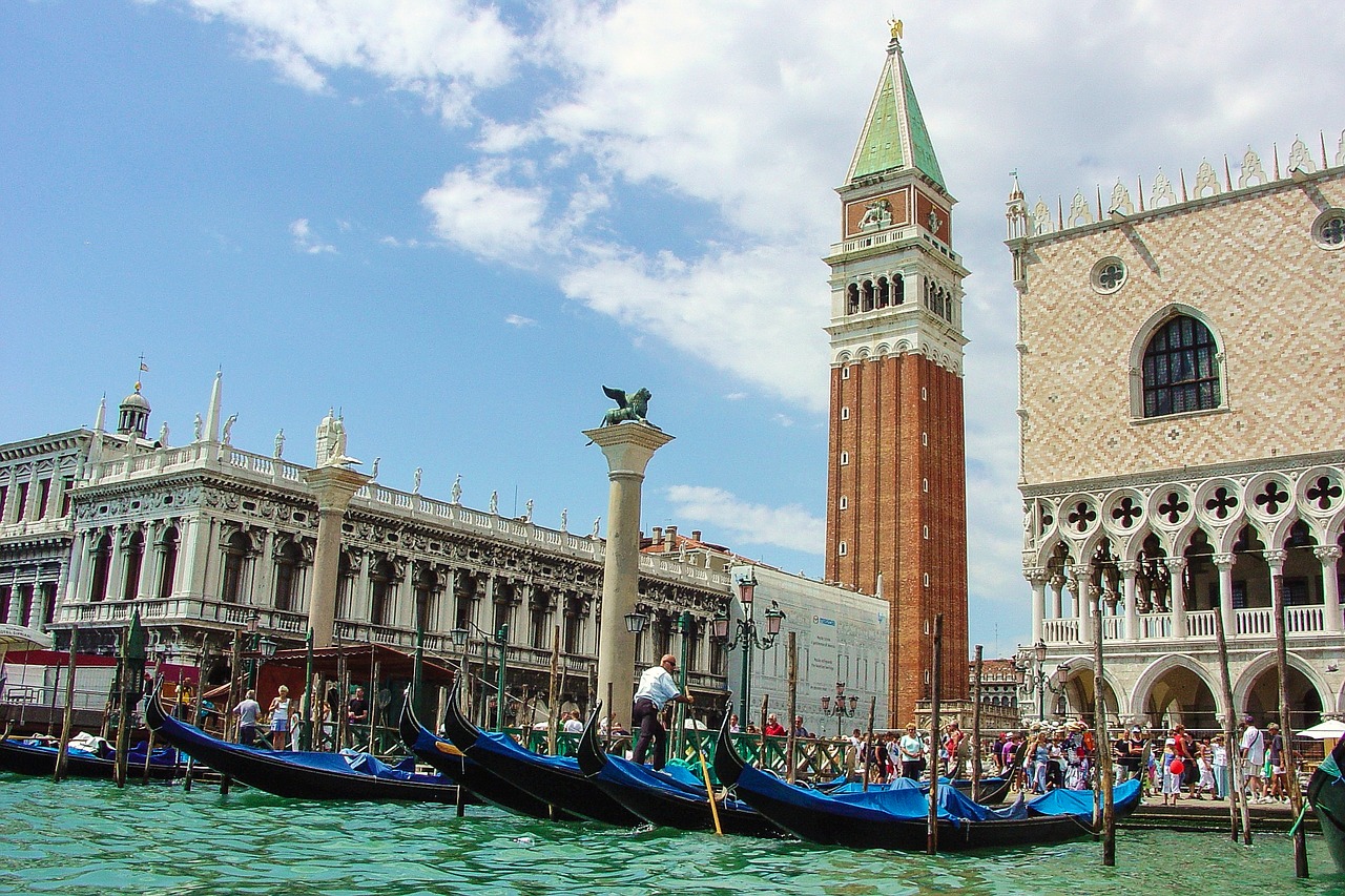 St Marks Square is the most beautiful piazza in the entire world - any Venetian will tell you so. Sparkling with light and color. Join me in discovering... 